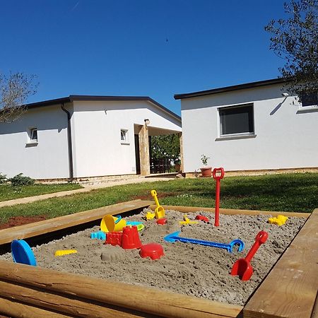 Holiday Home Kerniat プーラ エクステリア 写真