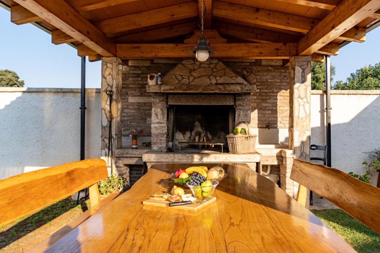 Holiday Home Kerniat プーラ エクステリア 写真