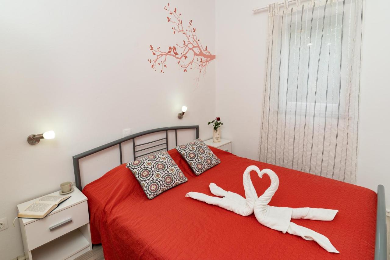 Holiday Home Kerniat プーラ エクステリア 写真