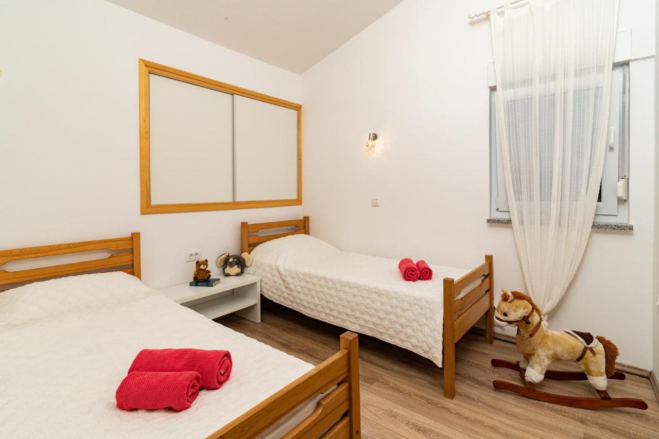 Holiday Home Kerniat プーラ エクステリア 写真